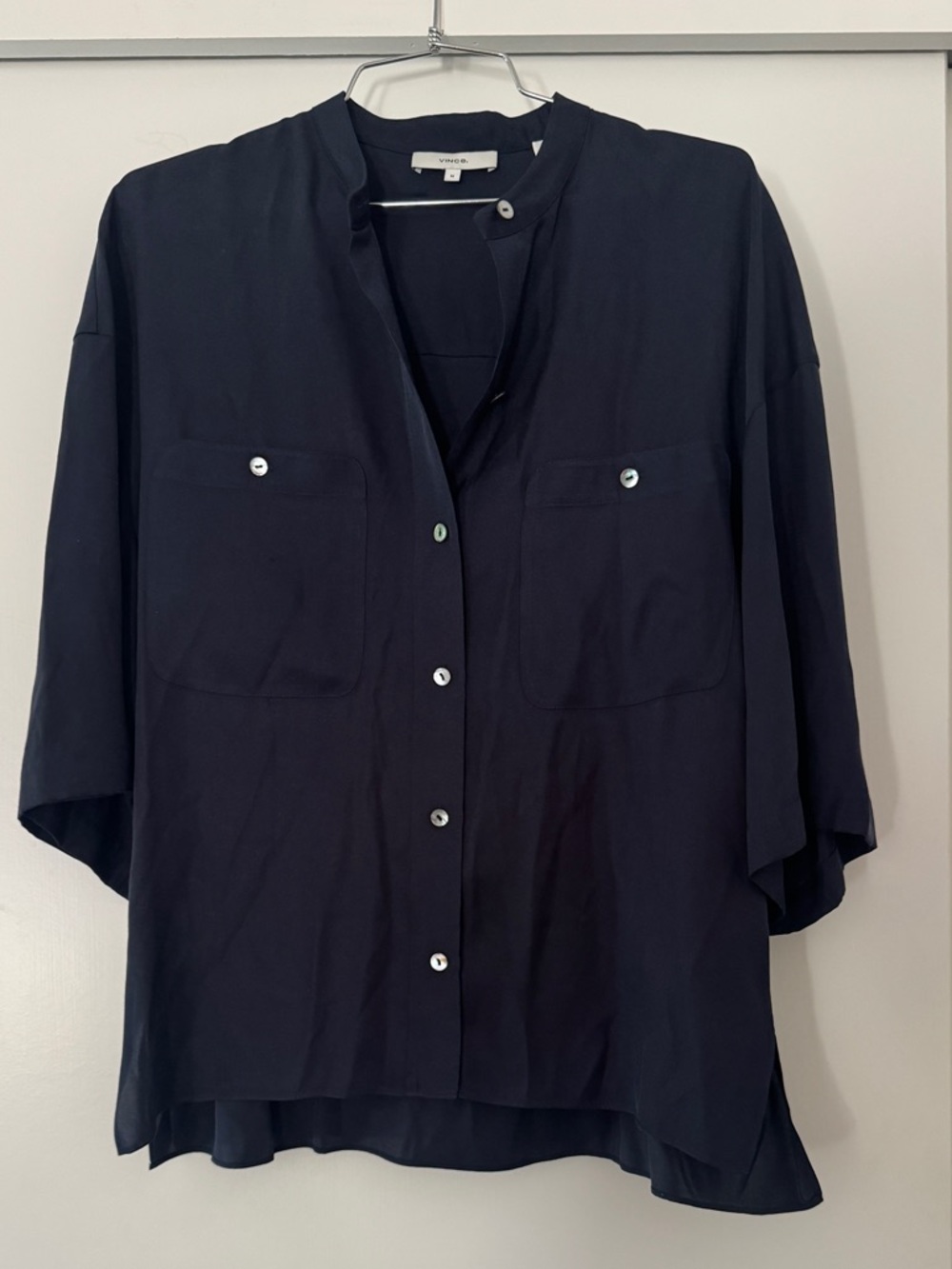 Vince Navy Silk Rayon Relaxed Button-Down Shirt with Patch Pockets Size Medium